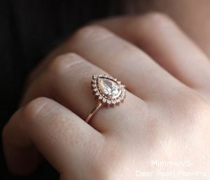 18k Gold Pear Shaped Moissanite Engagement Ring
