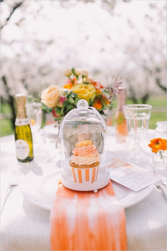 ombre orange table setting