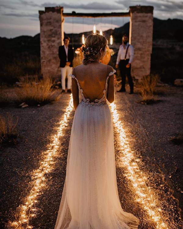 Romantic rustic country light wedding photo