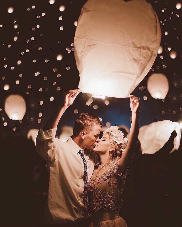 Romantic rustic country light wedding photo