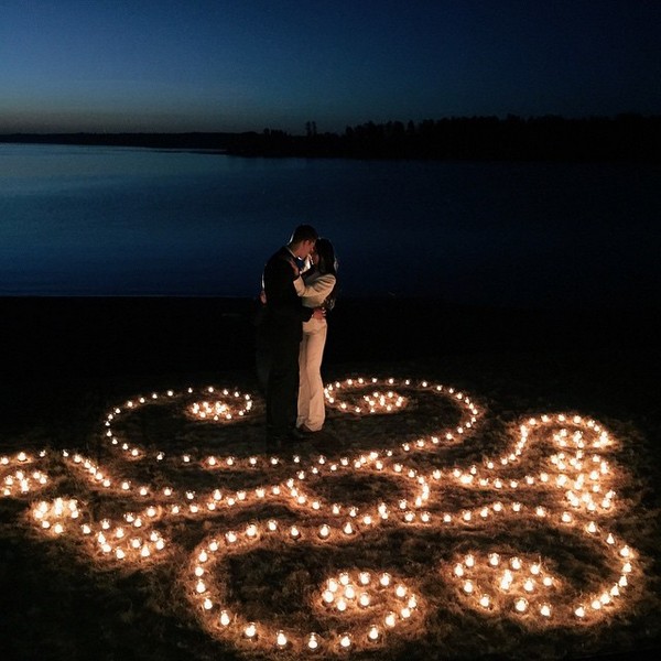 Romantic night wedding photo ideas with light