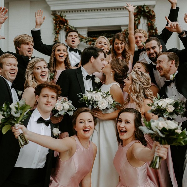 Wedding Photo Ideas with Bridesmaids and Groomsmen 