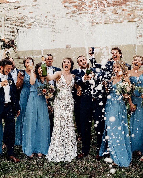 Wedding Photo Ideas with Bridesmaids and Groomsmen 