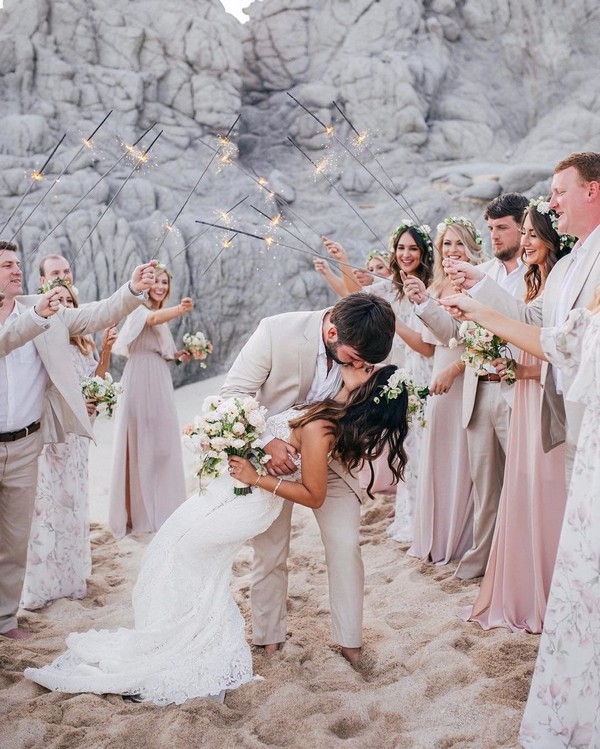 Wedding Photo Ideas with Bridesmaids and Groomsmen 