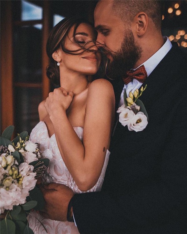 Romantic Nose Kiss Eskimo Kiss Wedding Photography Ideas 4