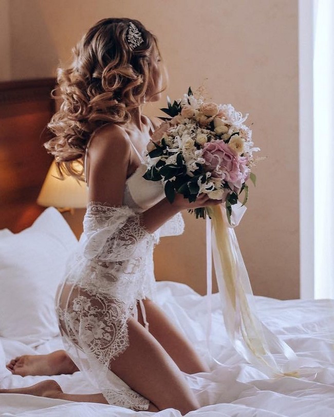 Sexy wedding photos sexy bride pictures #wedding #weddingphotos #weddingideas