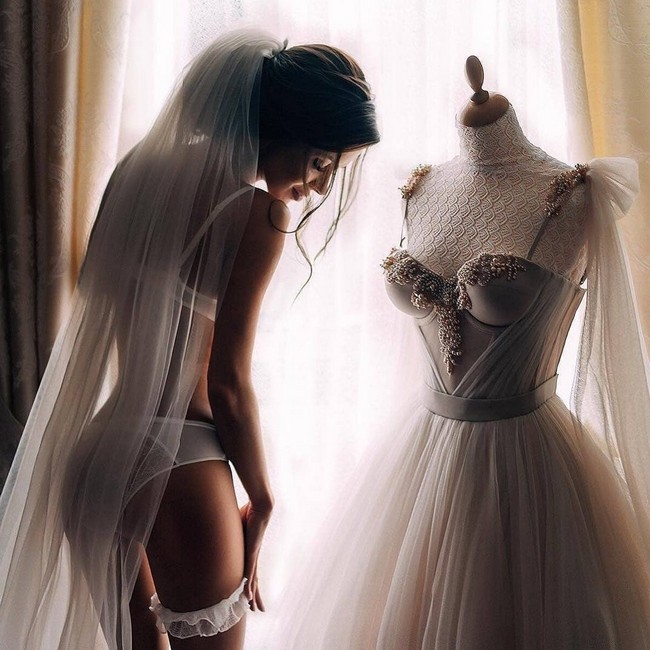 Sexy wedding photos sexy bride pictures #wedding #weddingphotos #weddingideas