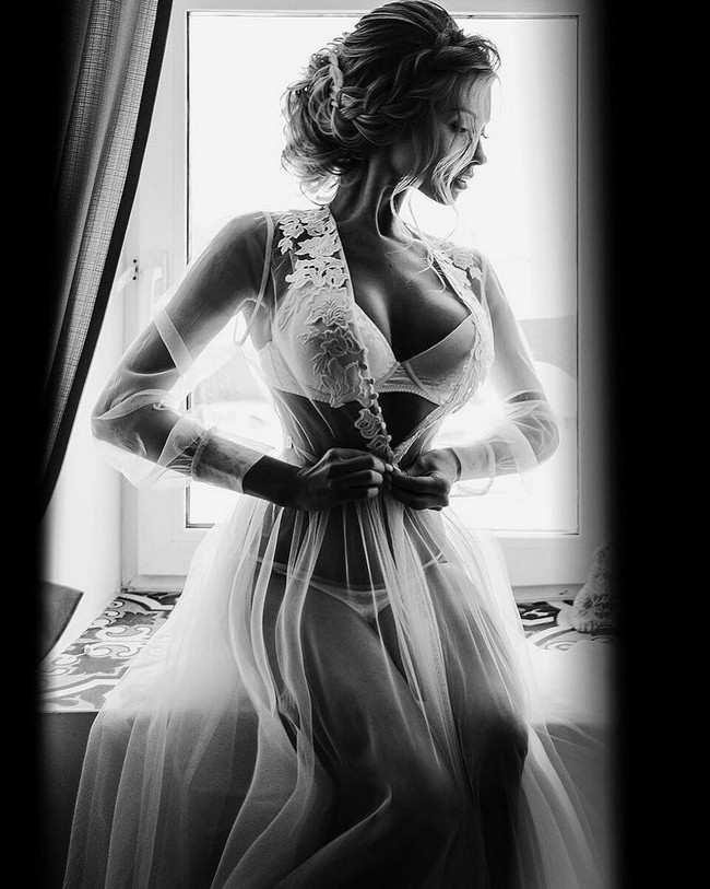 Sexy wedding photos sexy bride pictures #wedding #weddingphotos #weddingideas