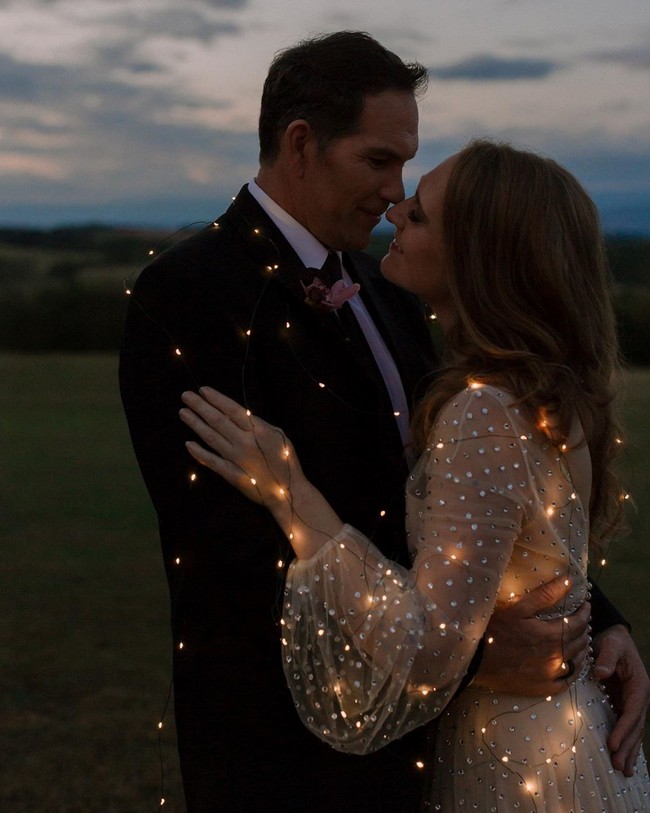 Night Engagement Photos with Lights #engagement #photos #engagementphotos