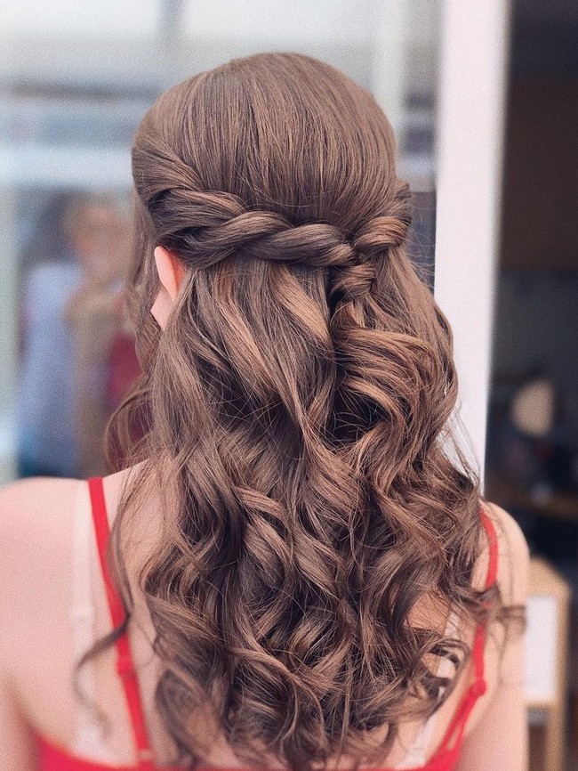 Olga Hampshire Half Up Half Down Wedding Hairstyles #wedding #hair #hairstyles #weddingideas