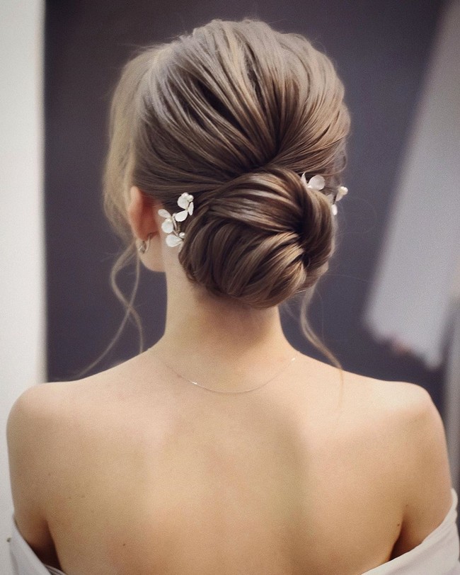 Long wedding updo hairstyles from lenabogucharskaya #wedding #weddingideas #hairstyles #weddingideas #weddinghair #updos #weddingupdos