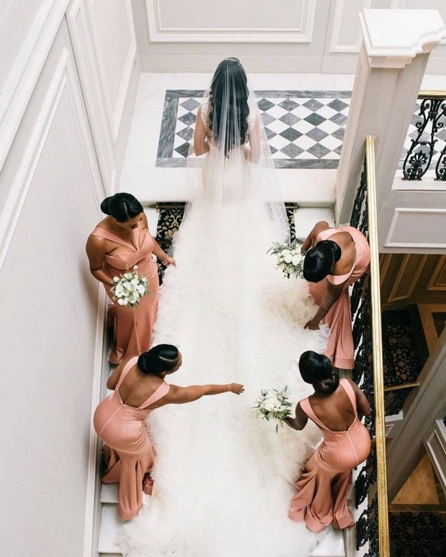 Wedding Photos With Bridesmaids #bridesmaid #wedding #weddingphotos #weddingideas